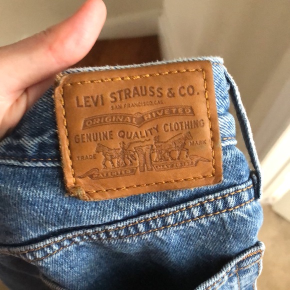 Ripped Levi wedgie jeans - Picture 3 of 4